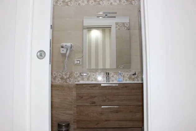 Üç Kişilik Oda (1)