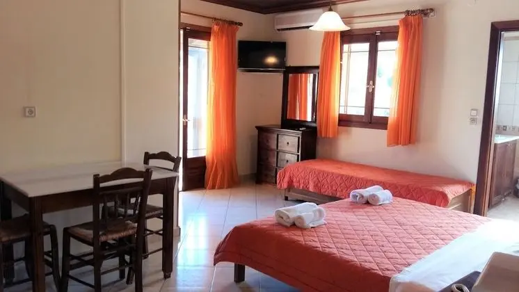 Studio for 2 people