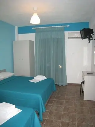 Dört Kişilik Oda, Havuz Manzaralı