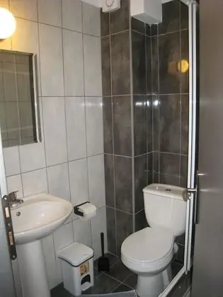 Dört Kişilik Oda, Havuz Manzaralı
