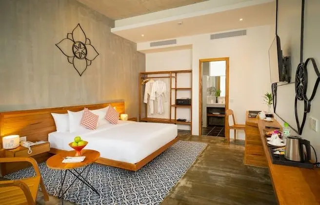 Cabana Club, Access to Pool