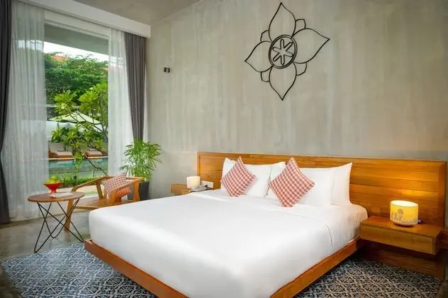 Cabana Club, Access to Pool