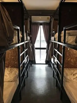 Mixed Dormitory with Shared Bathroom