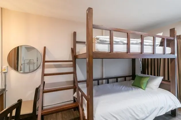 4-Bed Shared Bathroom