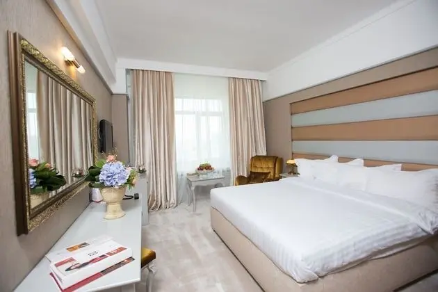 Premium Tek Büyük Yataklı Oda