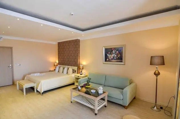 Comfort Tek Büyük Yataklı Oda