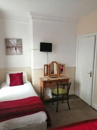 Üç Kişilik Oda, Banyolu/Duşlu (1st Floor)