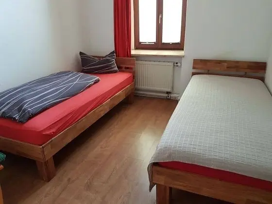 Basic Apart Daire, 2 Yatak Odası, Avlu