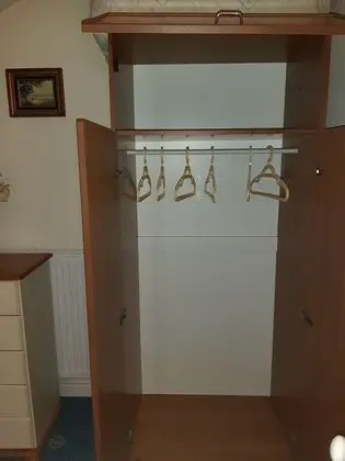Basic Oda (Shared Bathroom)