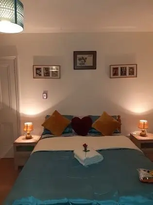Standard Tek Büyük Yataklı Oda (Shared Bathroom)