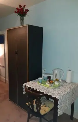 Standard Tek Büyük Yataklı Oda (Shared Bathroom)