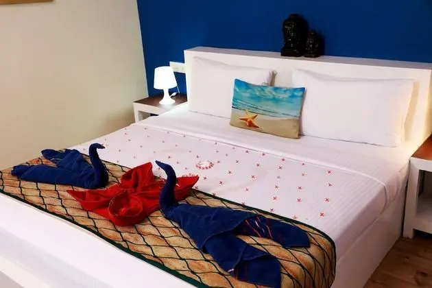 Superior Kır Evi, Havuz Manzaralı