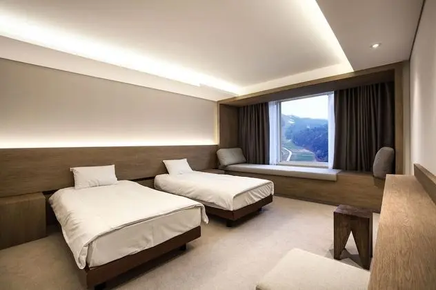 Superior İki Ayrı Yataklı Oda (Slope View)