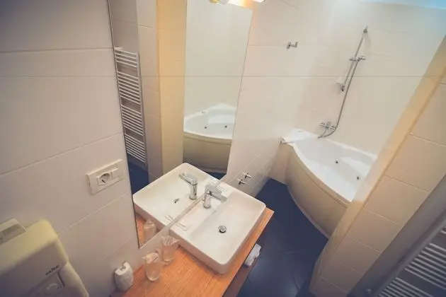 Deluxe Tek Büyük veya İki Ayrı Yataklı Oda, 1 Yatak Odası