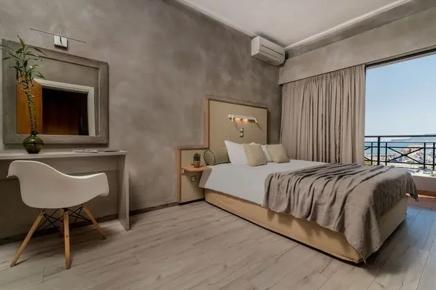Tek Büyük veya İki Ayrı Yataklı Oda, Deniz Manzaralı