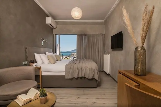 Tek Büyük veya İki Ayrı Yataklı Oda, Deniz Manzaralı