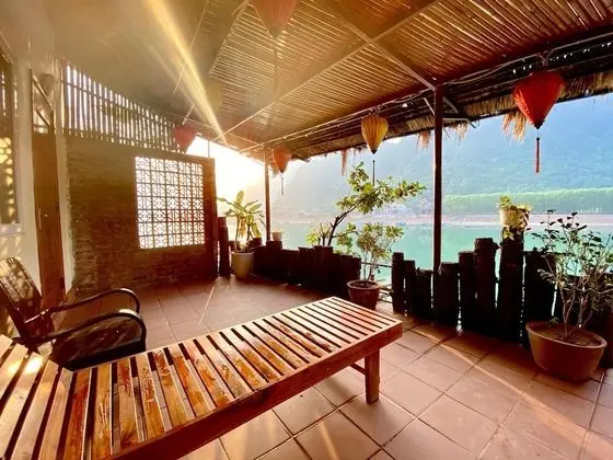 Cozy Deluxe, Balcony, River & Mountain View