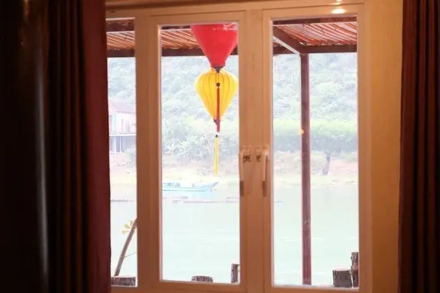 Cozy Deluxe, Balcony, River & Mountain View