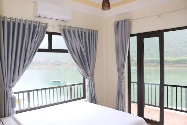 Panoramic Tek Büyük Yataklı Oda, Balkon, Nehir Manzaralı