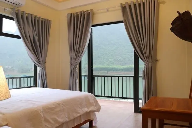 Panoramic Tek Büyük Yataklı Oda, Balkon, Nehir Manzaralı