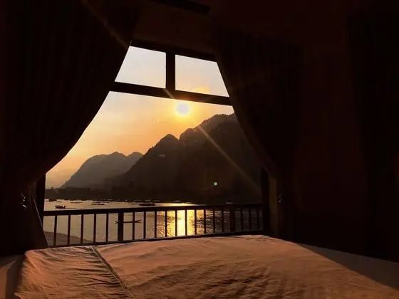 Panoramic Tek Büyük Yataklı Oda, Balkon, Nehir Manzaralı