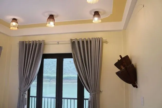 Panoramic Tek Büyük Yataklı Oda, Balkon, Nehir Manzaralı