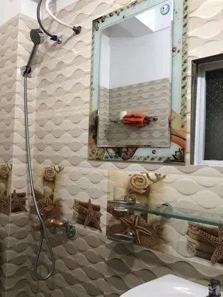 Üç Kişilik Oda