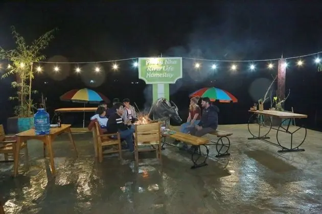 Family Oda, Dağ Manzaralı