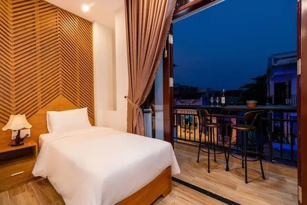 Deluxe Üç Kişilik Oda, Balkon, Şehir Manzaralı