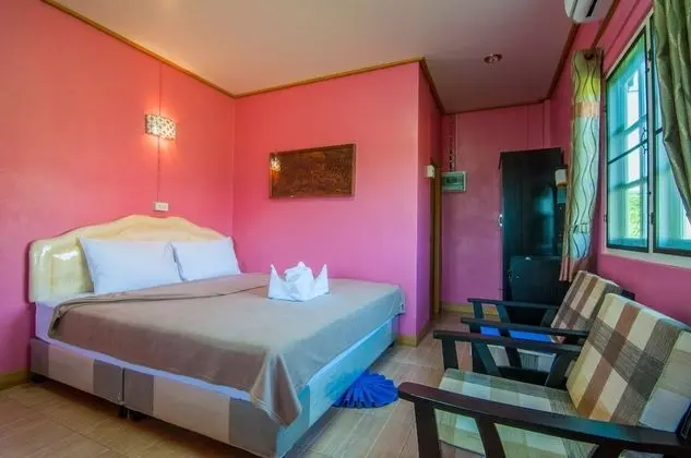 Deluxe Room, Fan