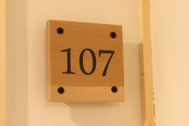 İki Ayrı Yataklı Oda, Sigara İçilmez