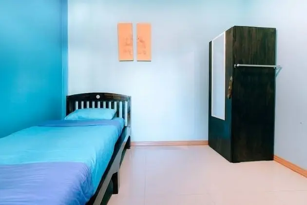 Single Room with Shared Bathroom