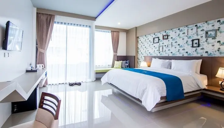 Deluxe Tek Büyük Yataklı Oda, Havuz Kullanımı