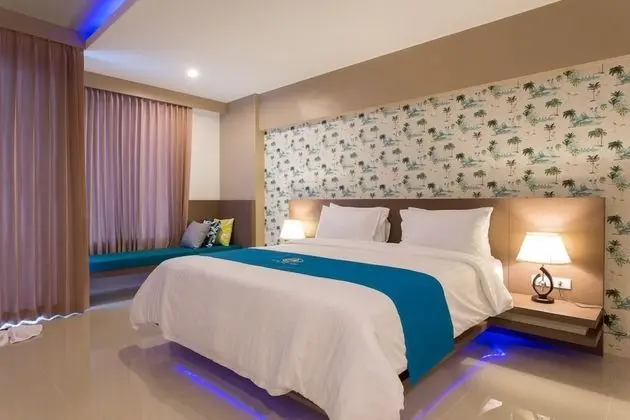 Deluxe Tek Büyük Yataklı Oda, Havuz Kullanımı