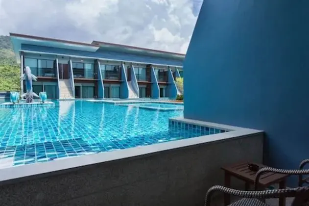 Deluxe Tek Büyük Yataklı Oda, Havuz Kullanımı