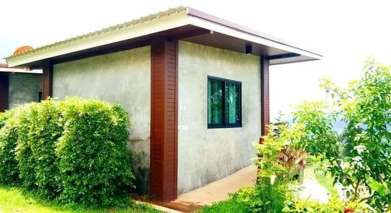 Bungalow with Mountain View