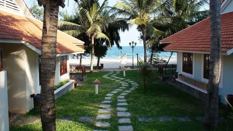 Beach Front Villa Suite with living room