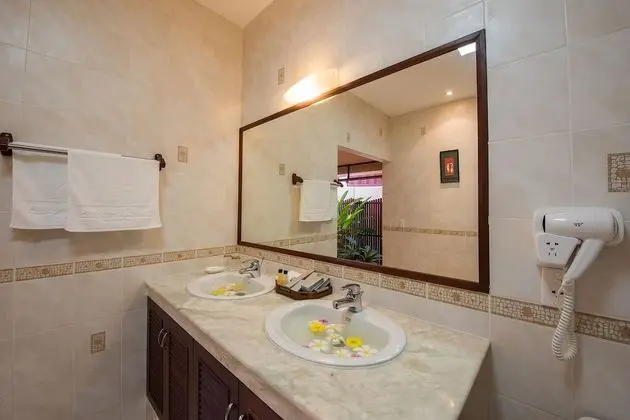 Beach Front Villa Suite with living room