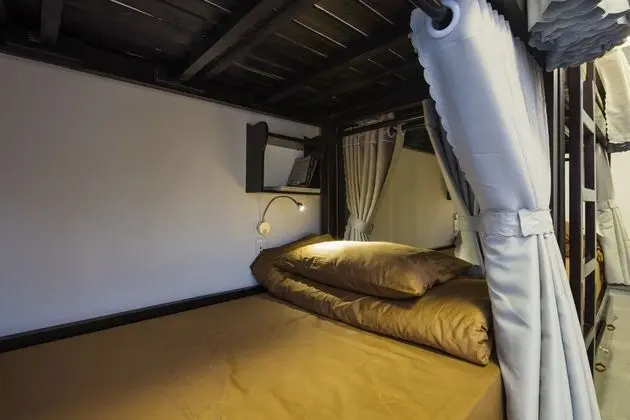 8-Bed Mixed Dorm, Ocean View