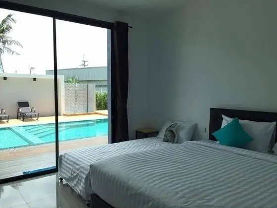 Deluxe Double Room with Pool Access