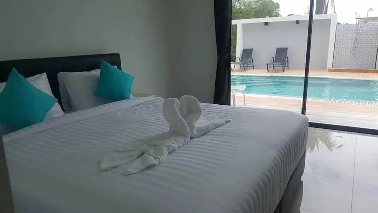 Deluxe Double Room with Pool Access