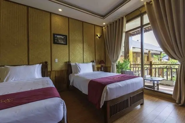 Deluxe Oda, Havuz Manzaralı