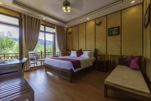 Deluxe Oda, Havuz Manzaralı