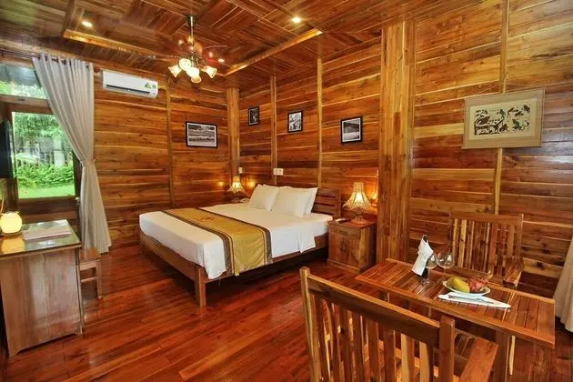 Bungalov, Havuz Manzaralı