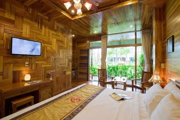 Bungalov, Havuz Manzaralı