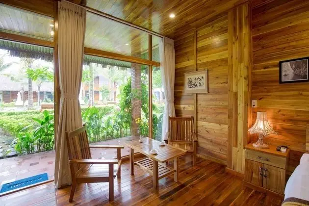 Bungalov, Havuz Manzaralı