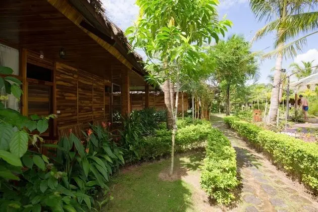 Bungalov, Havuz Manzaralı