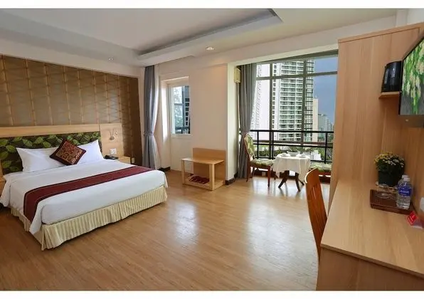 Deluxe Tek Büyük veya İki Ayrı Yataklı Oda, Kısmi Deniz Manzarası
