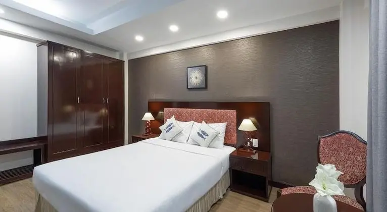 Deluxe Tek Büyük veya İki Ayrı Yataklı Oda, Kısmi Deniz Manzarası