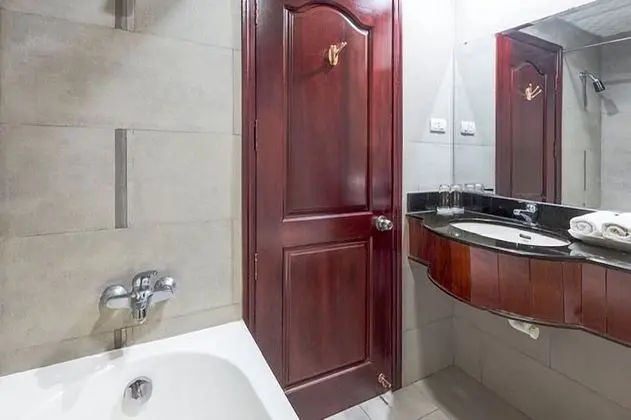 Superior Tek Büyük veya İki Ayrı Yataklı Oda